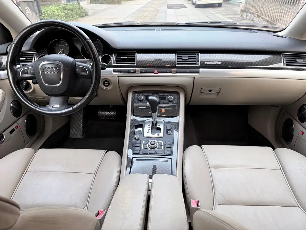 Audi S8 S8 5.2 FSI quattro