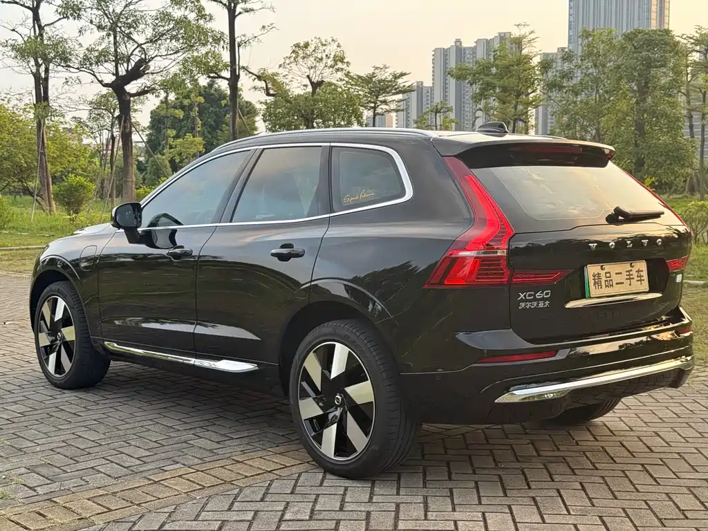 Volvo XC60 PHEV T8 PHEV Long Range 4 WD Smart Vision Luxury