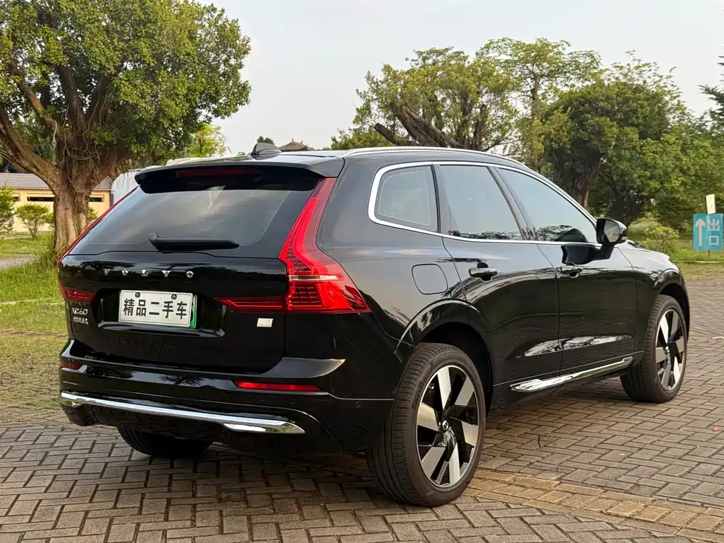 Volvo XC60 PHEV T8 PHEV Long Range 4 WD Smart Vision Luxury