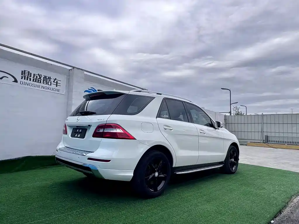 Mercedes-Benz M-Class ML 300