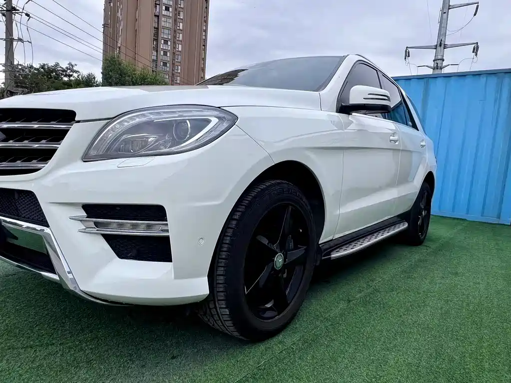 Mercedes-Benz M-Class ML 300