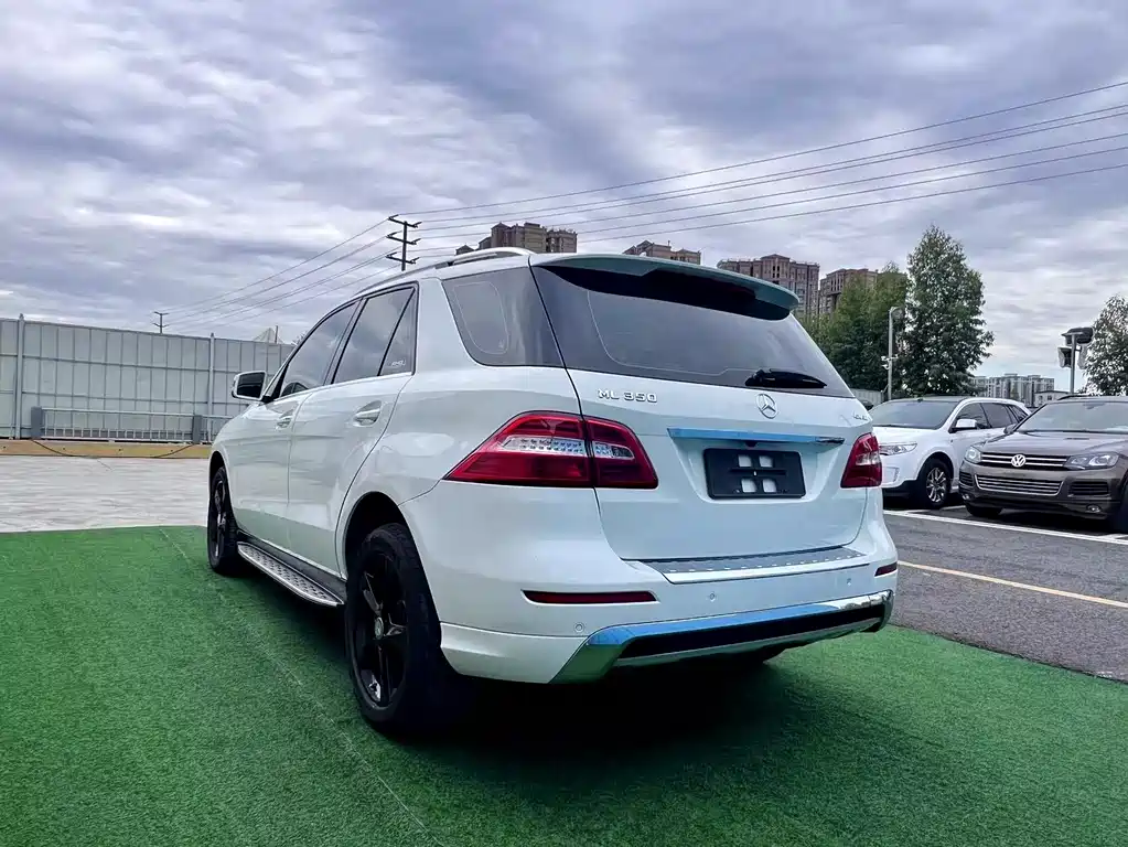 Mercedes-Benz M-Class ML 300