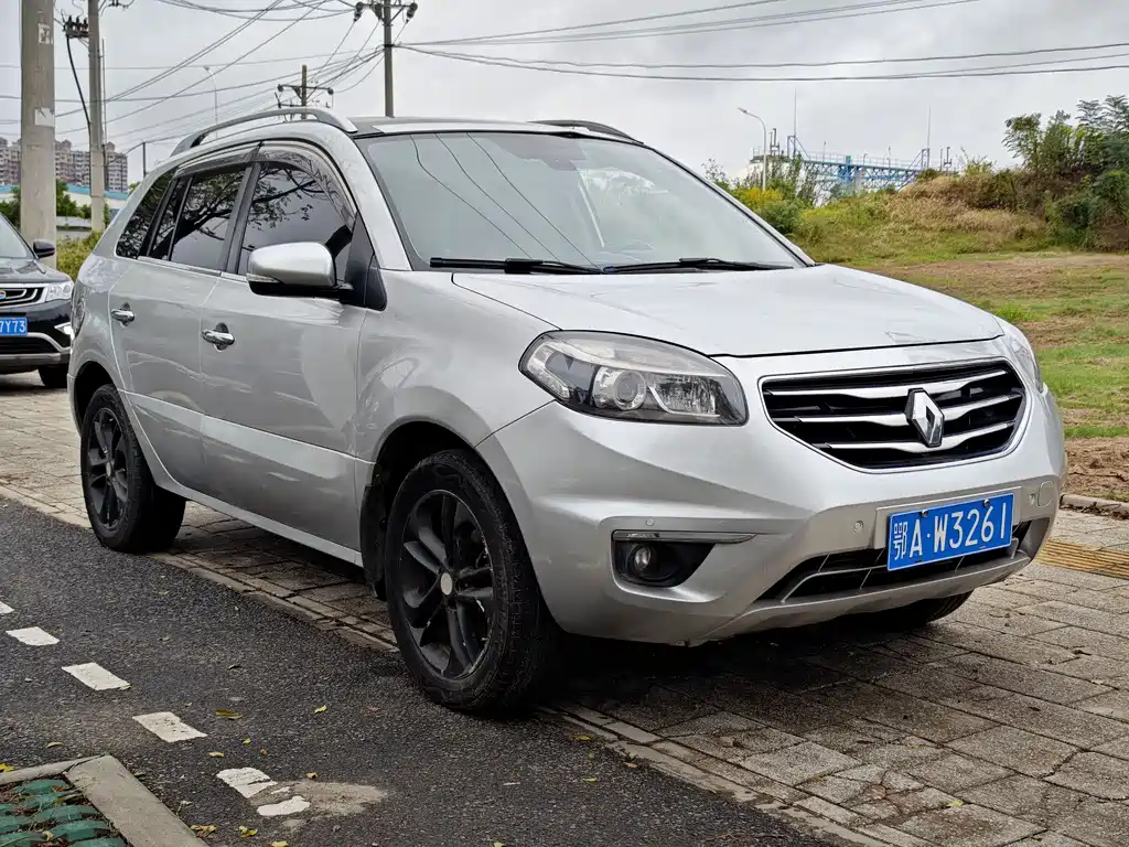 Koleos (Import) 2.5 L 4 WD Luxury Navigation