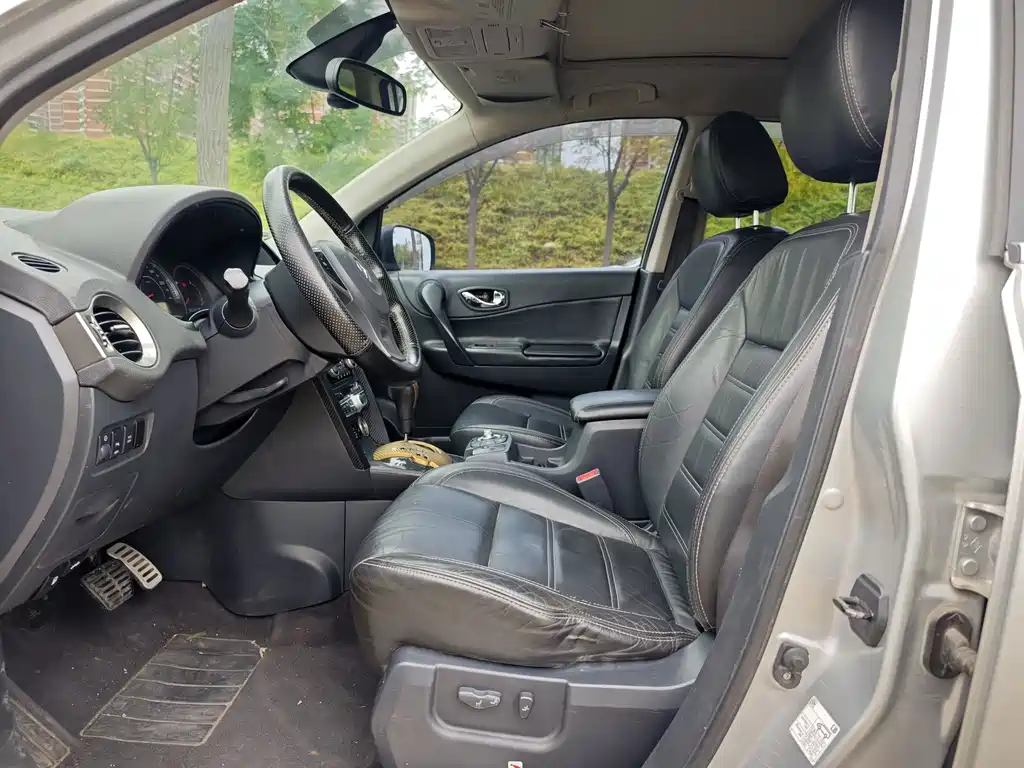 Koleos (Import) 2.5 L 4 WD Luxury Navigation