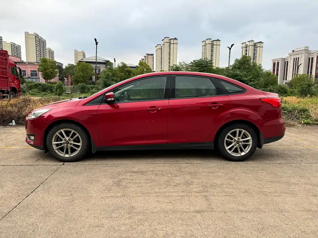 Focus Sedan 1.6 L Auto Style