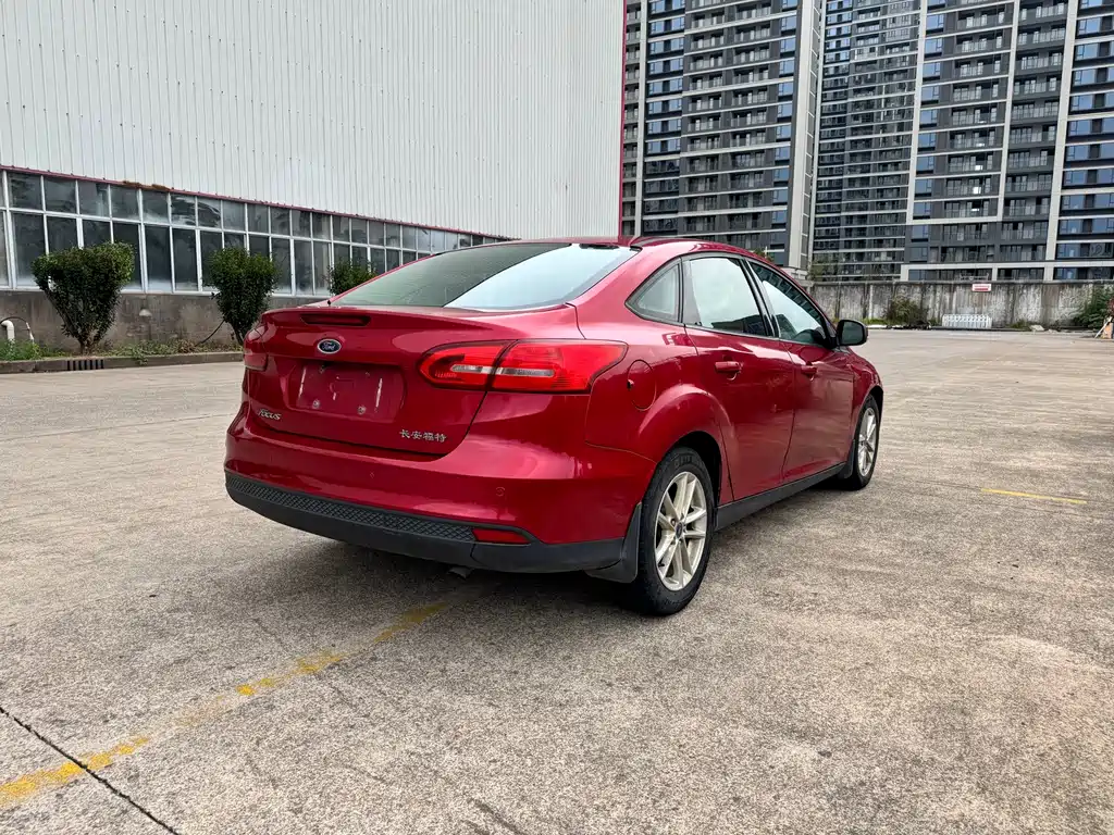Focus Sedan 1.6 L Auto Style