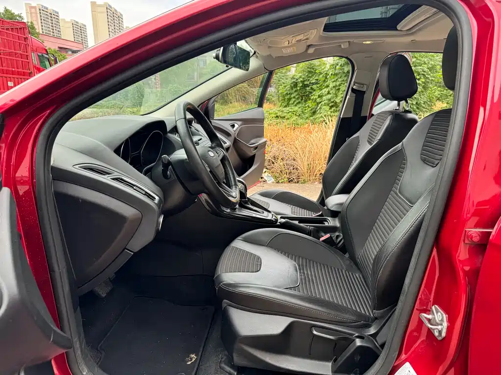 Focus Sedan 1.6 L Auto Style