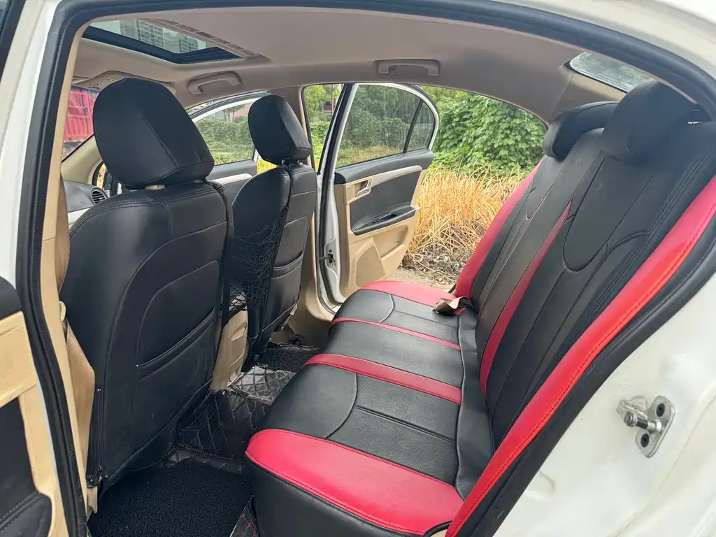 Roewe 350 1.5 L Auto Luxury Sunroof