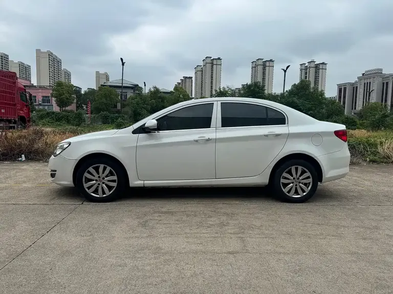 Roewe 350 1.5 L Auto Luxury Sunroof