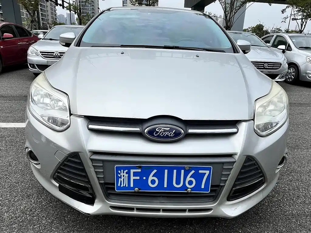 Focus Sedan 1.6 L Auto Comfort
