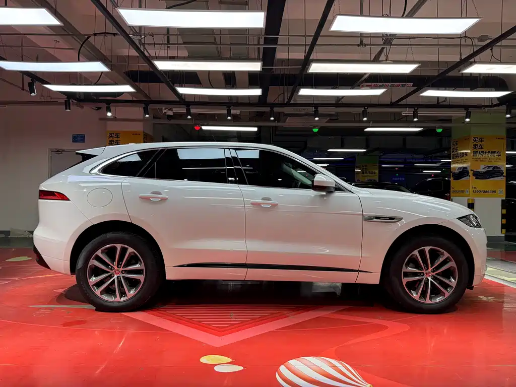 Jaguar F-PACE 2.0 T 2 WD R-Sport Sport