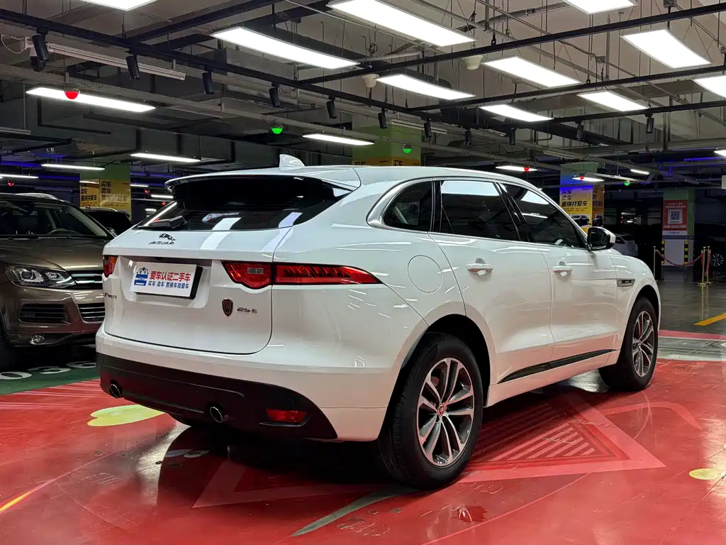 Jaguar F-PACE 2.0 T 2 WD R-Sport Sport