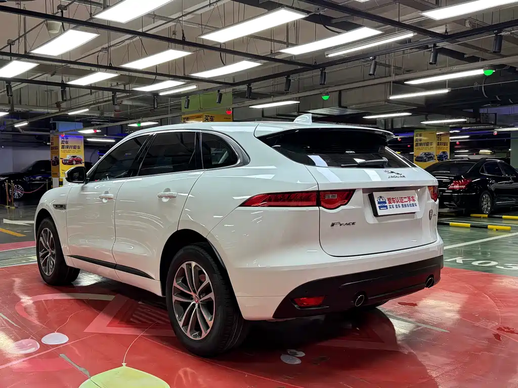Jaguar F-PACE 2.0 T 2 WD R-Sport Sport