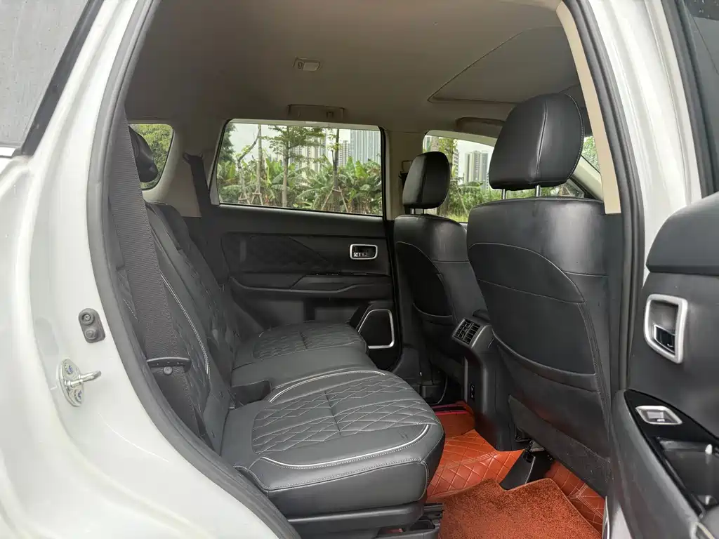 Outlander 2.4 L 4 WD Enjoyment 7-seat