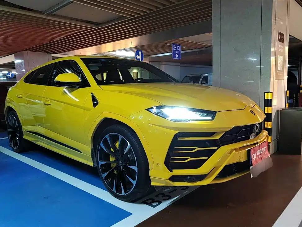Urus 4.0 T V8