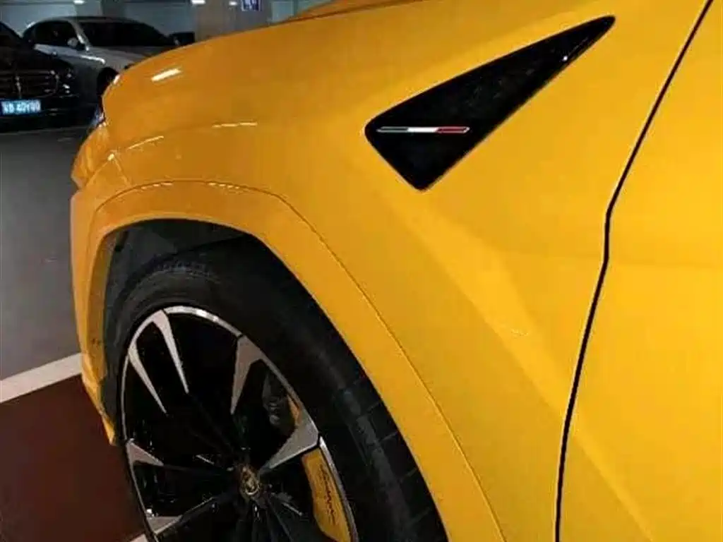 Urus 4.0 T V8