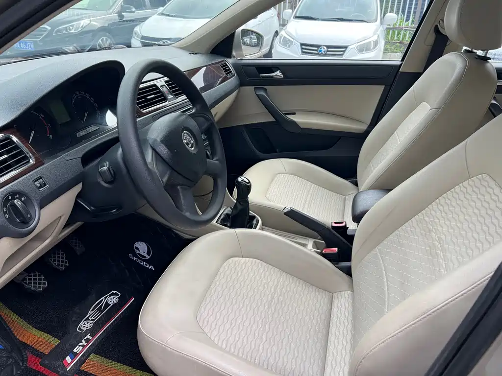Rapid 1.6 L Manual Smart Select