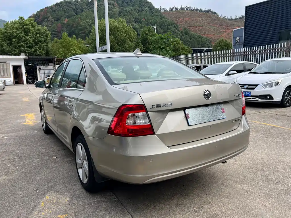 Rapid 1.6 L Manual Smart Select