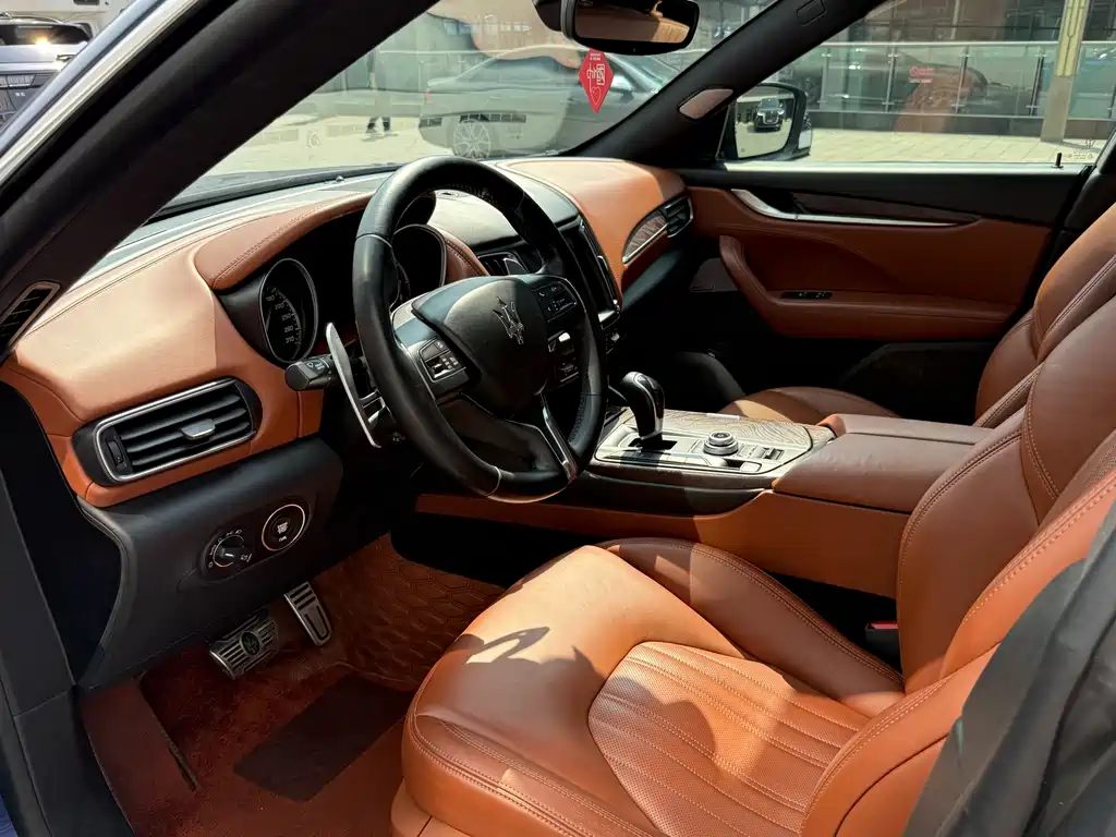 Levante 3.0 T Standard