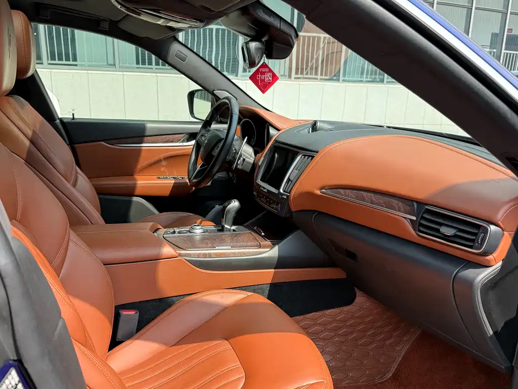 Levante 3.0 T Standard