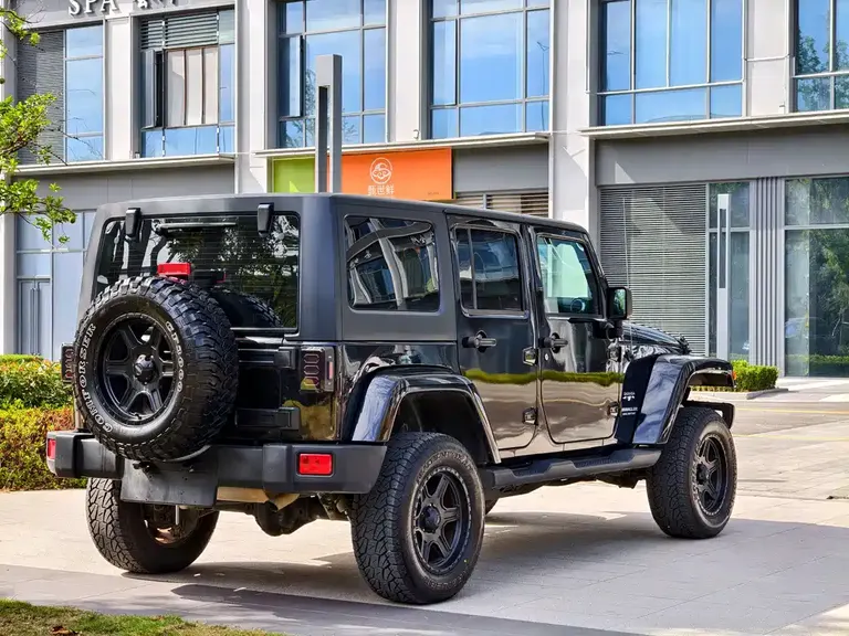 Jeep Wrangler 3.0 L Sahara 4-door Comfort Enjoyment