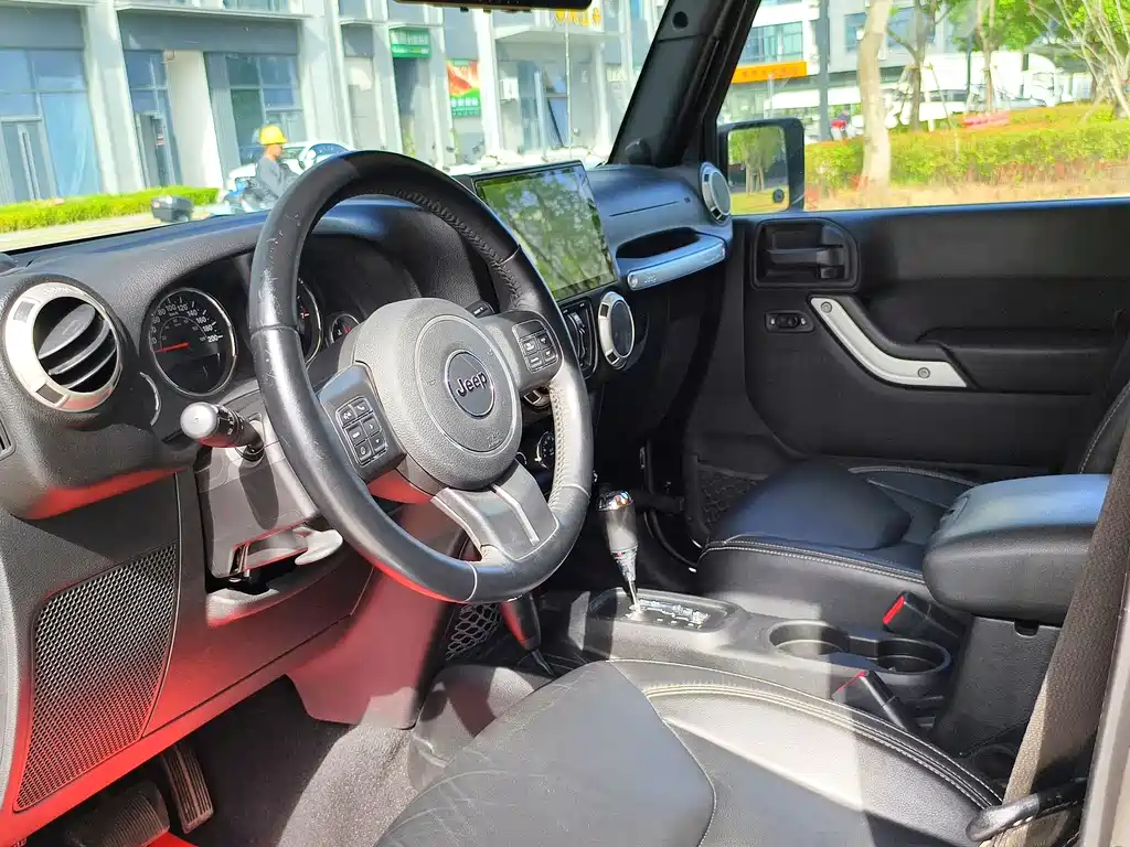 Wrangler 3.0 L Sahara 4-door Comfort Enjoyment
