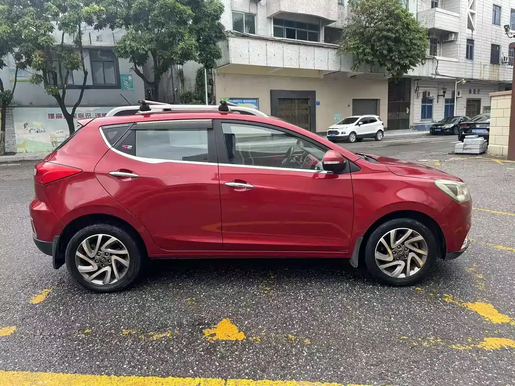 Refine S2 1.5 L CVT Luxury
