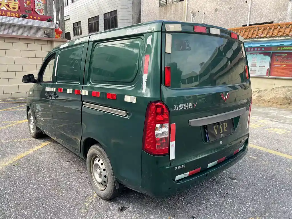 Wuling Rongguang V 1.5 L Standard