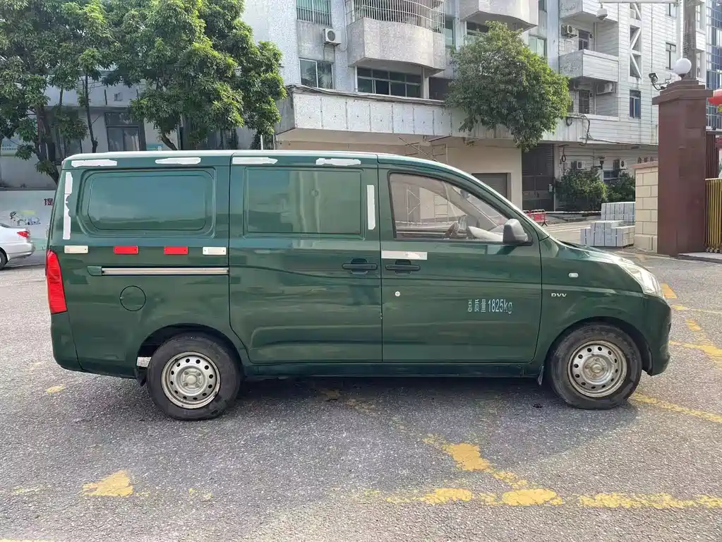 Wuling Rongguang V 1.5 L Standard