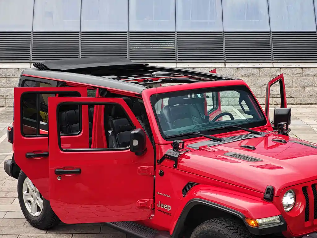 Wrangler 2.0 T Sahara 4-door Electric Convertible CN-VI