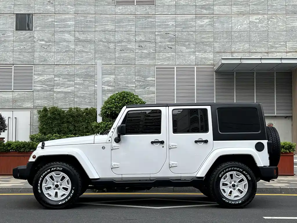 Wrangler 3.0 L Sahara 4-door Comfort Enjoyment