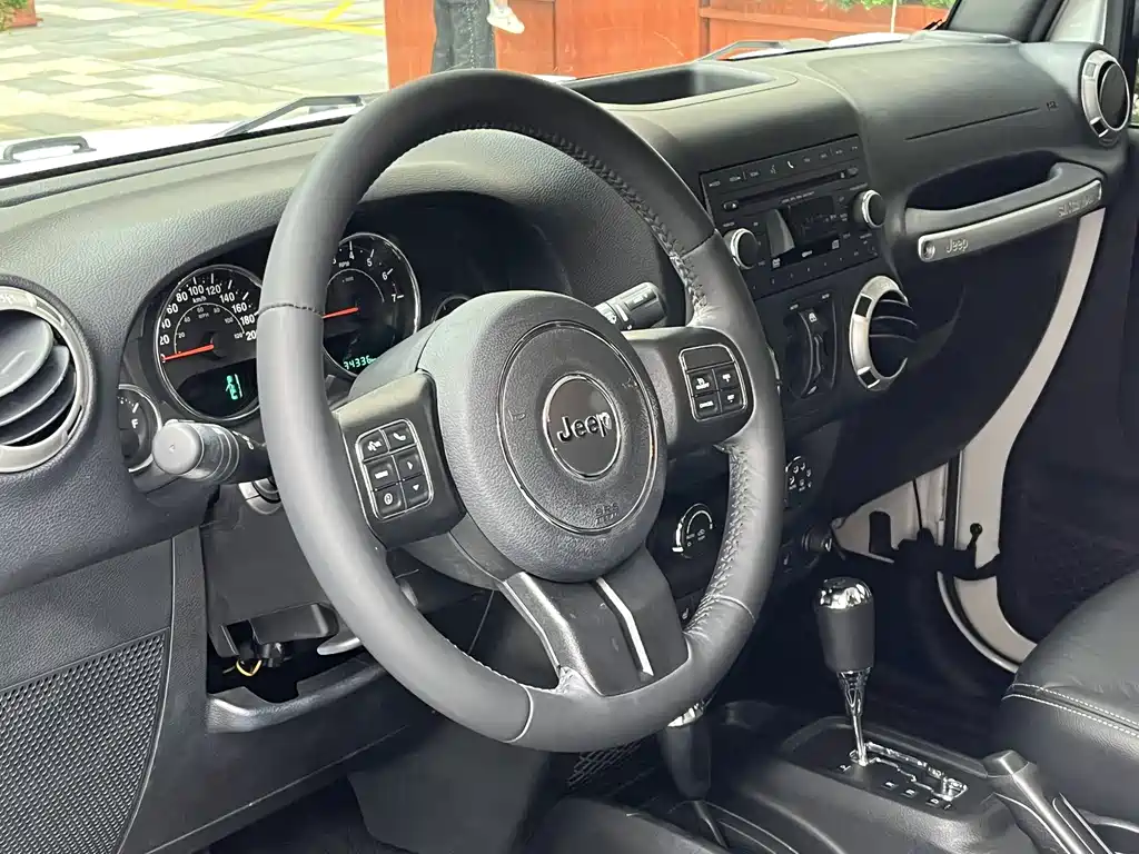 Wrangler 3.0 L Sahara 4-door Comfort Enjoyment