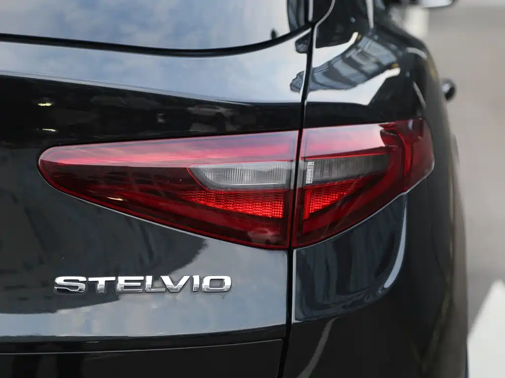 Stelvio 2.0 T 200 HP Luxury