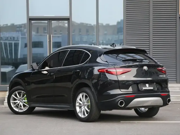 Alfa Romeo Stelvio 2.0 T 200 HP Luxury