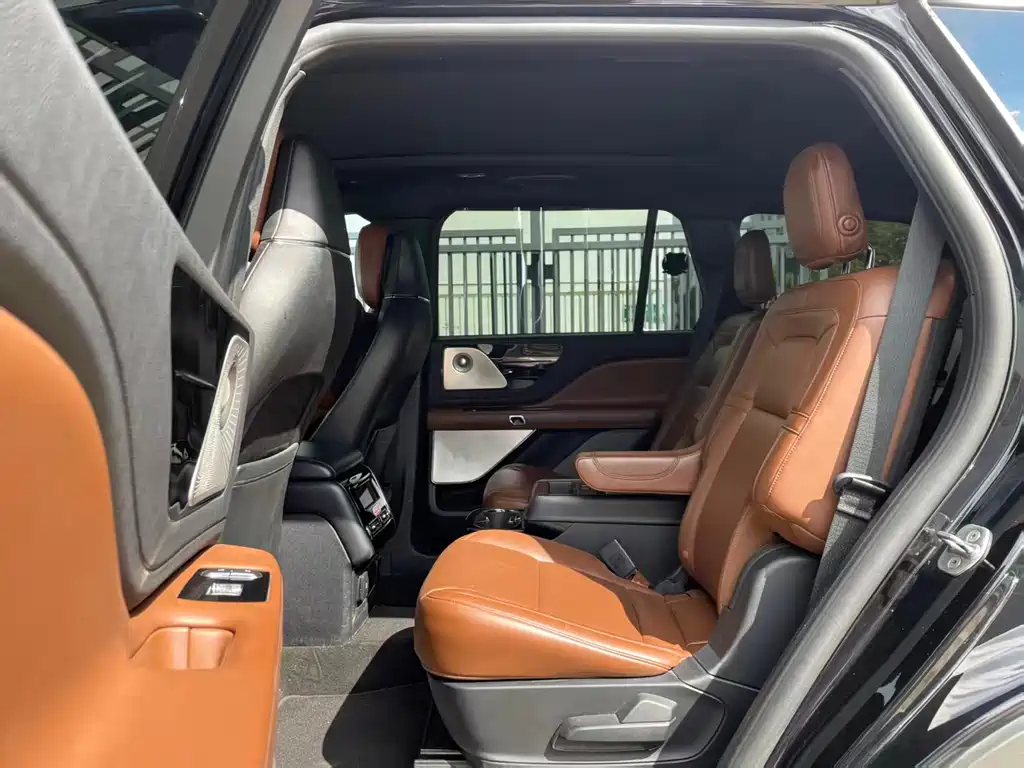 Aviator 3.0 T V6 4 WD Executive
