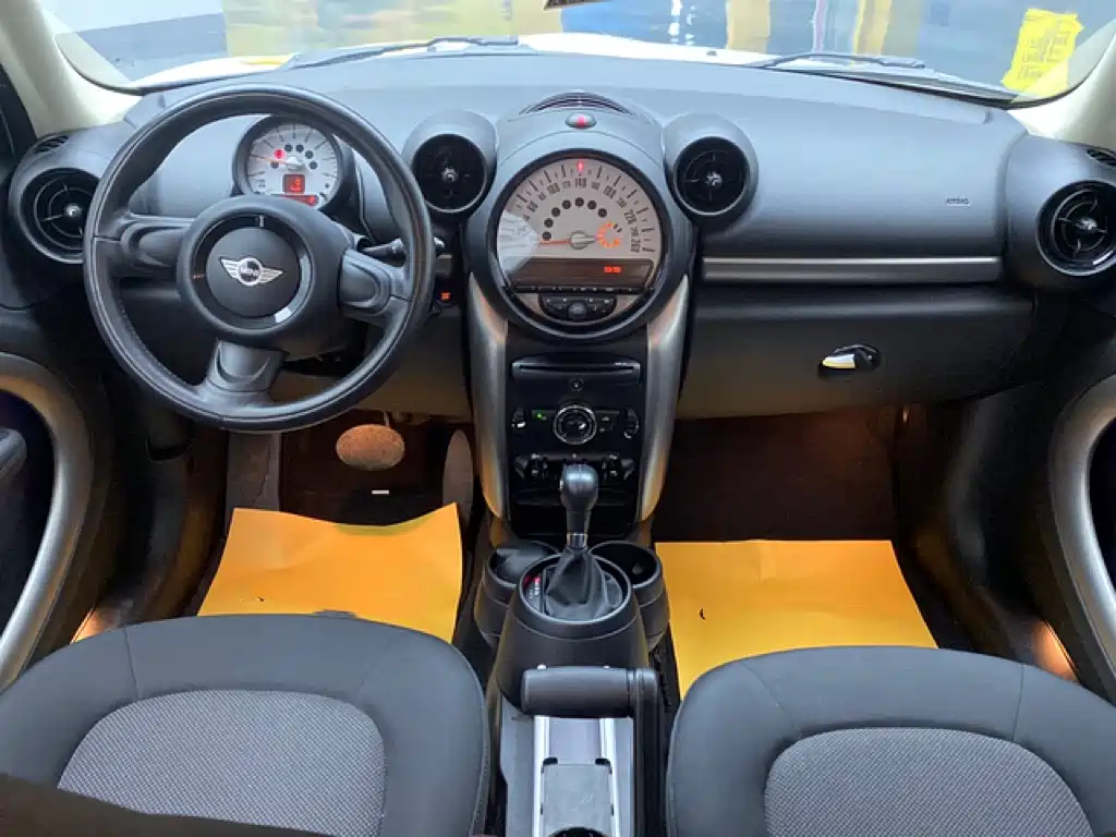 MINI COUNTRYMAN 1.6 L ONE