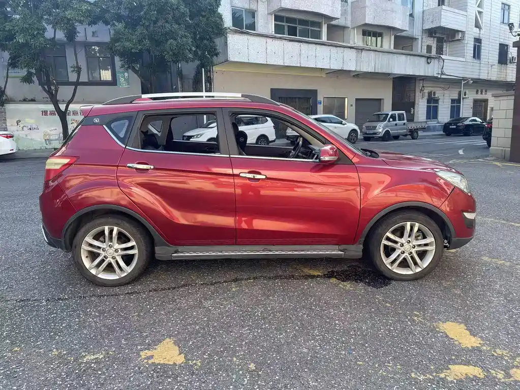 Changan CS35 1.6 L Auto Luxury CN-V