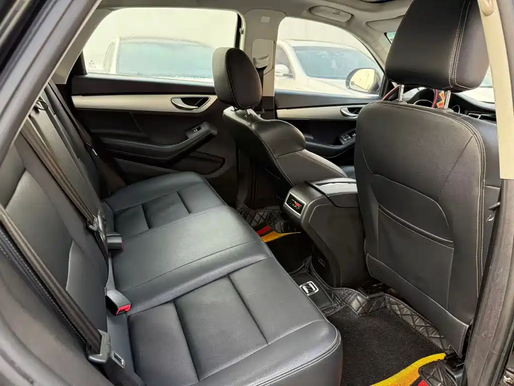 Zotye SR7 1.5 T CVT Rubik Heart