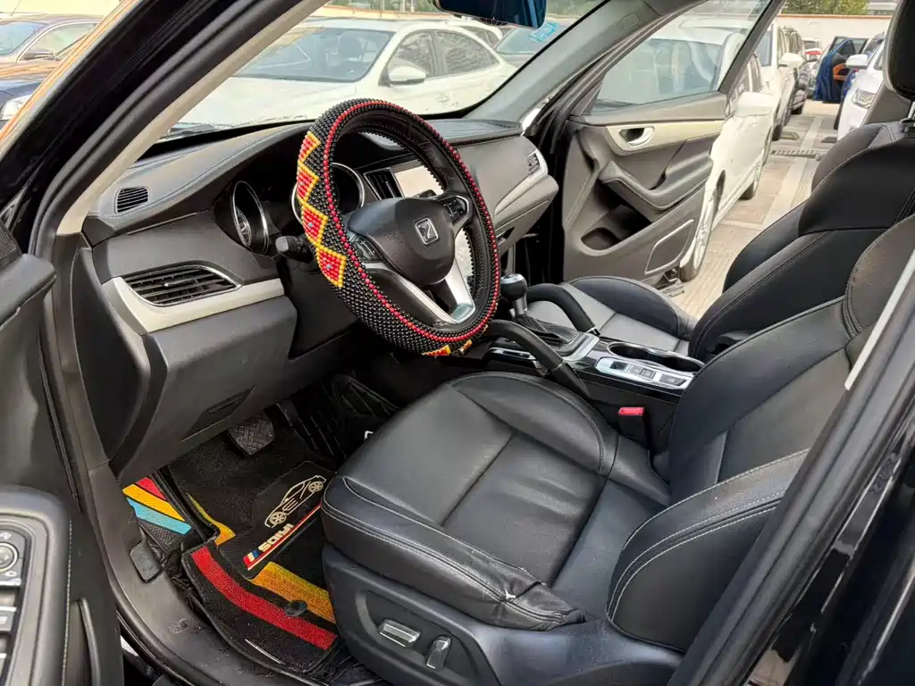 Zotye SR7 1.5 T CVT Rubik Heart