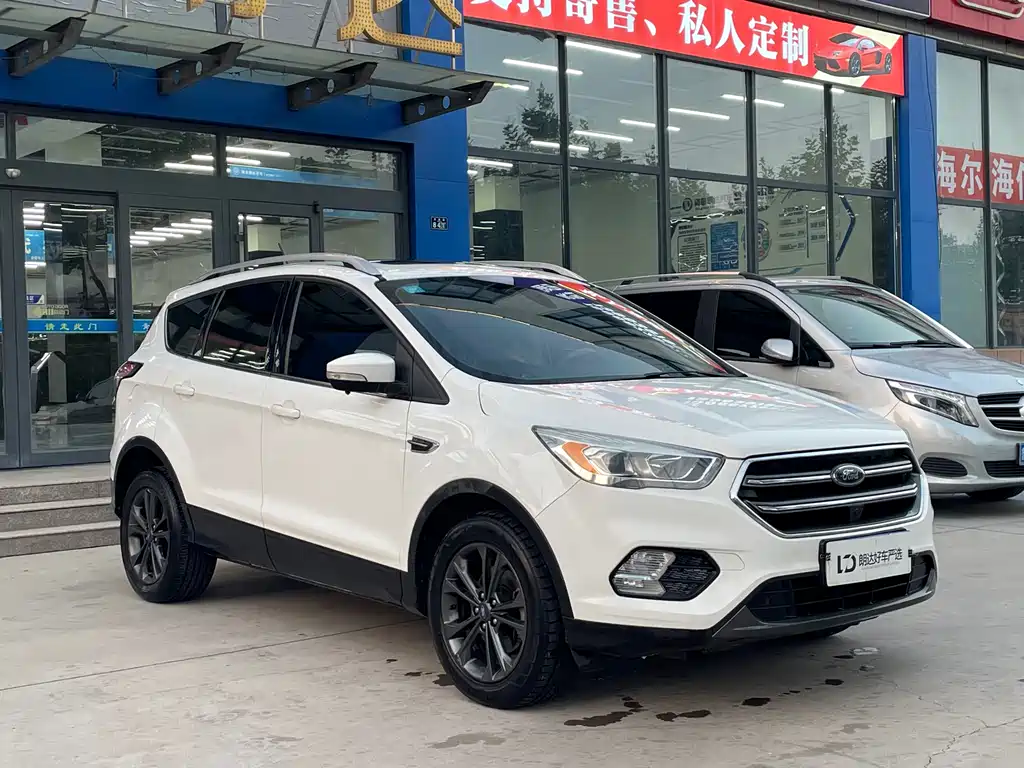 Kuga EcoBoost 180 2 WD Platinum Wing CN-VI