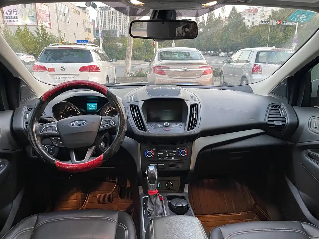 Kuga EcoBoost 180 2 WD Platinum Wing CN-VI