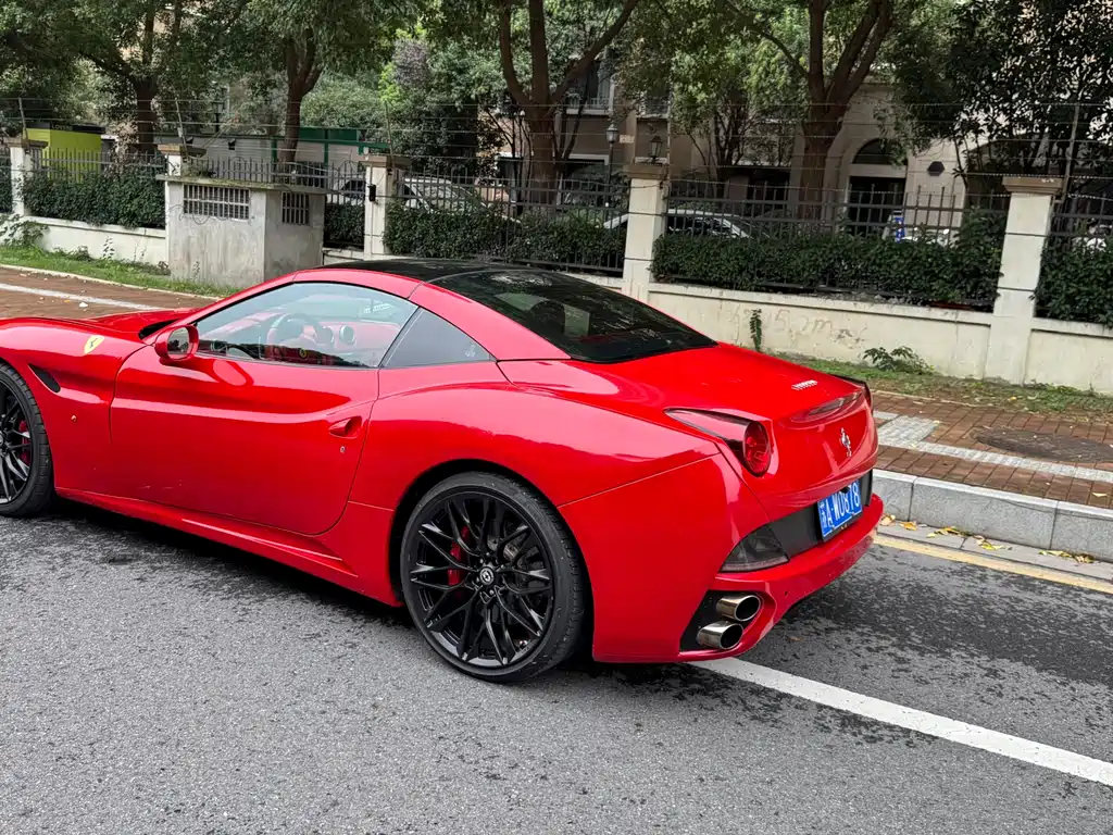 California T 4.3 L Standard