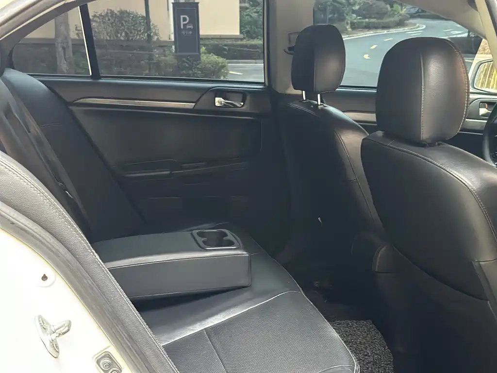 Lancer EX Fashion 1.8 L CVT Comfort