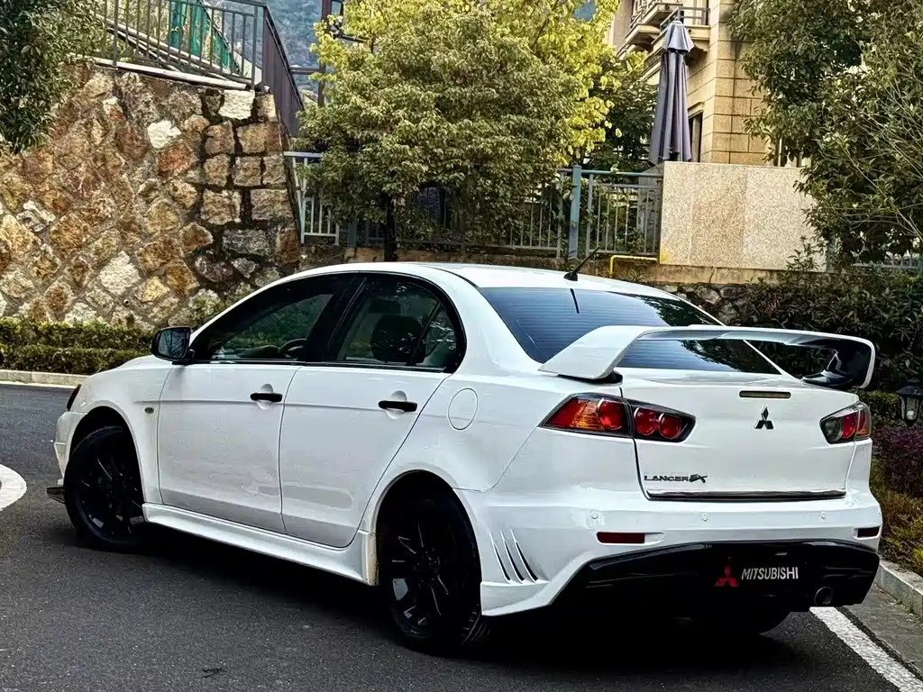 Lancer EX Zhishang 1.8 L CVT Luxury