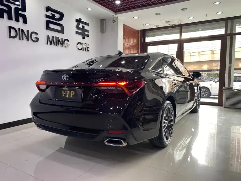 Toyota Avalon 2.5 L Luxury
