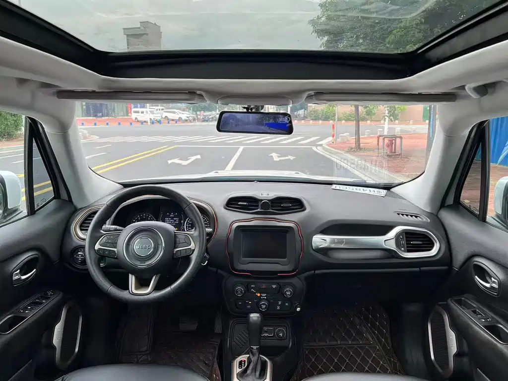 Renegade Connected Large Screen 180 T Auto High Energy