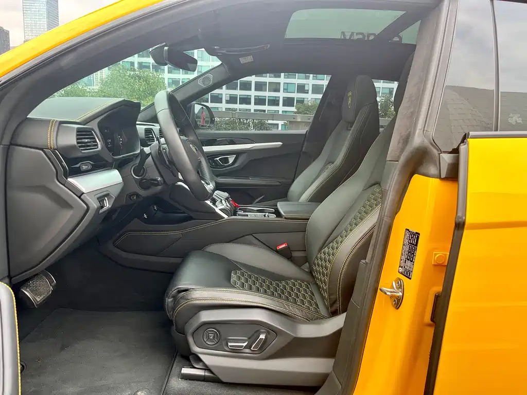 Urus 4.0 T V8