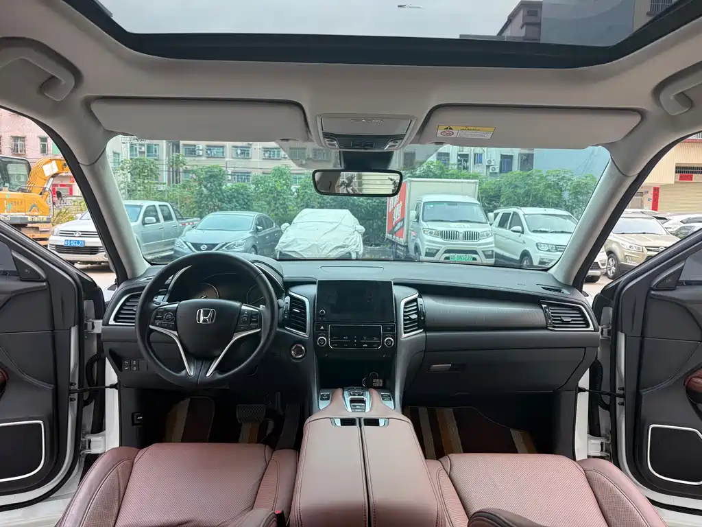 Avancier 370 TURBO 4 WD Premium Two-tone