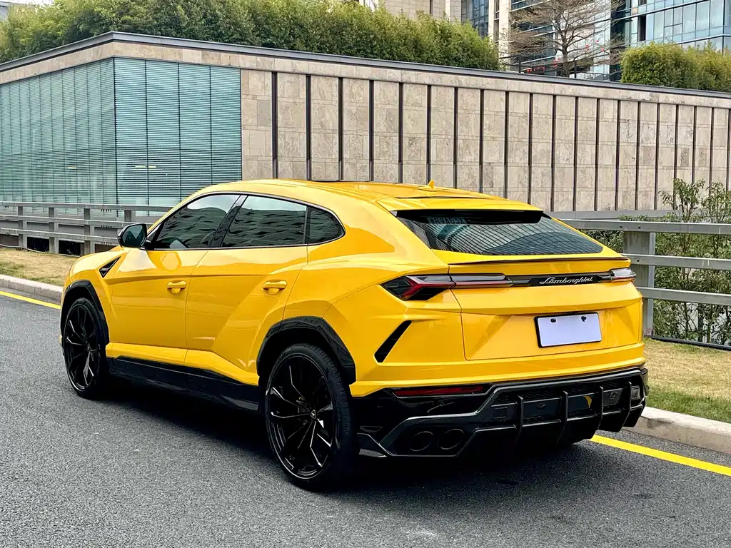 Urus 4.0 T V8