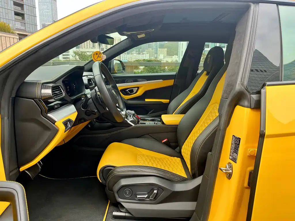 Urus 4.0 T V8